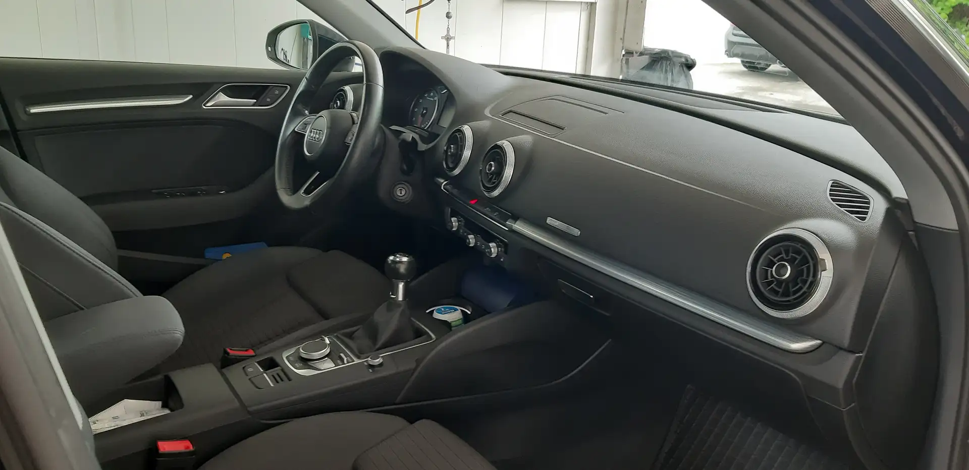 Audi A3 A3 1.0 TFSI Limousine sport Blau - 2