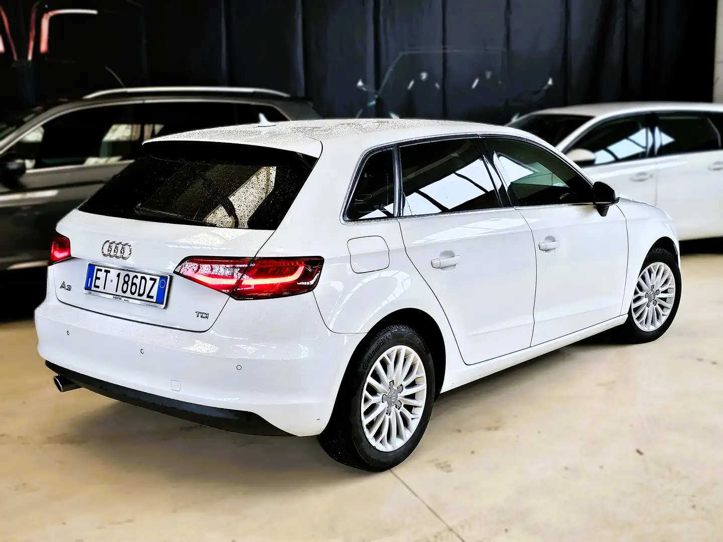Audi A3 Sportback 1.6 tdi Ambition Xenon Navi Bluetooth Bianco - 2