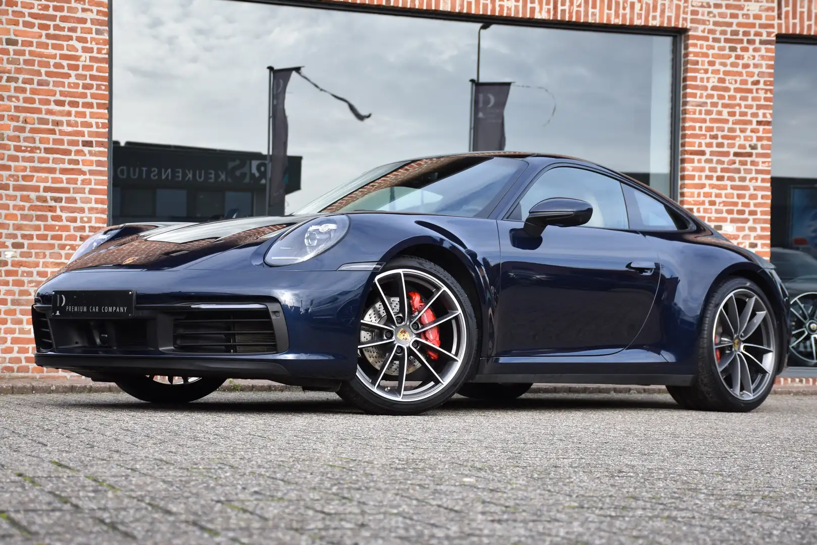 Porsche 911 3.0 Turbo Coupé PDK| Sunroof| LED|Camera|20/21" Blauw - 1