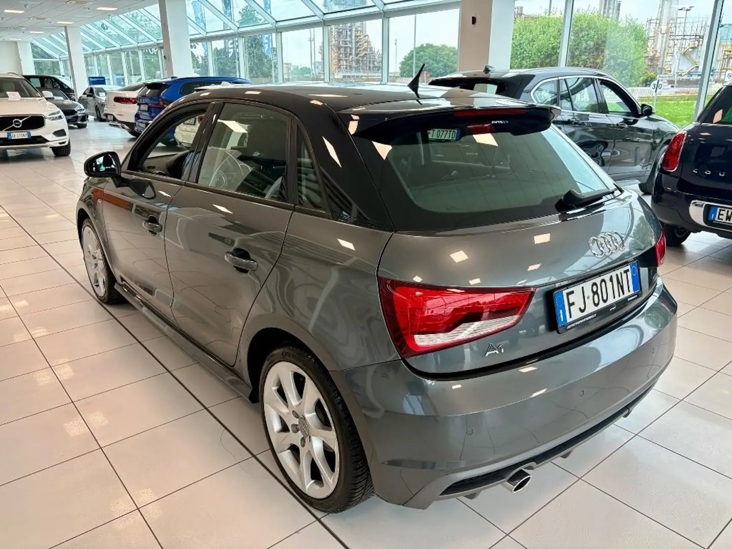 Audi A1 SPB 1.4 TDI Sport Neopatentati Grau - 2