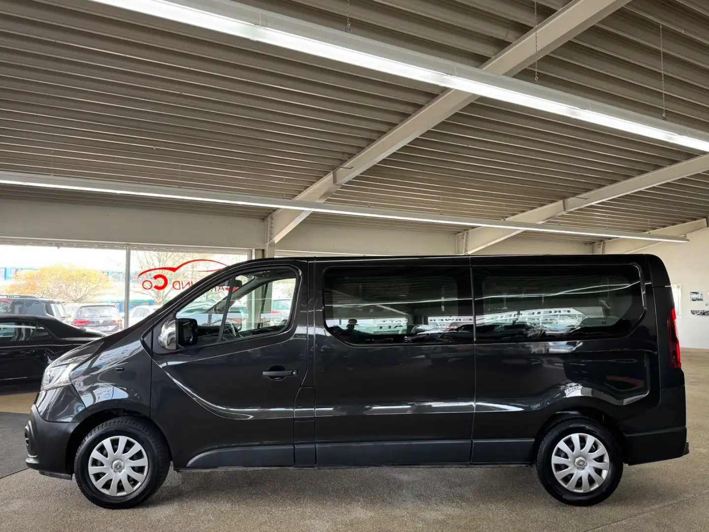 Renault Trafic Combi L2H1 ATG 9Sitz *AHK*SHZ*NAV*TEM*PDC Schwarz - 2