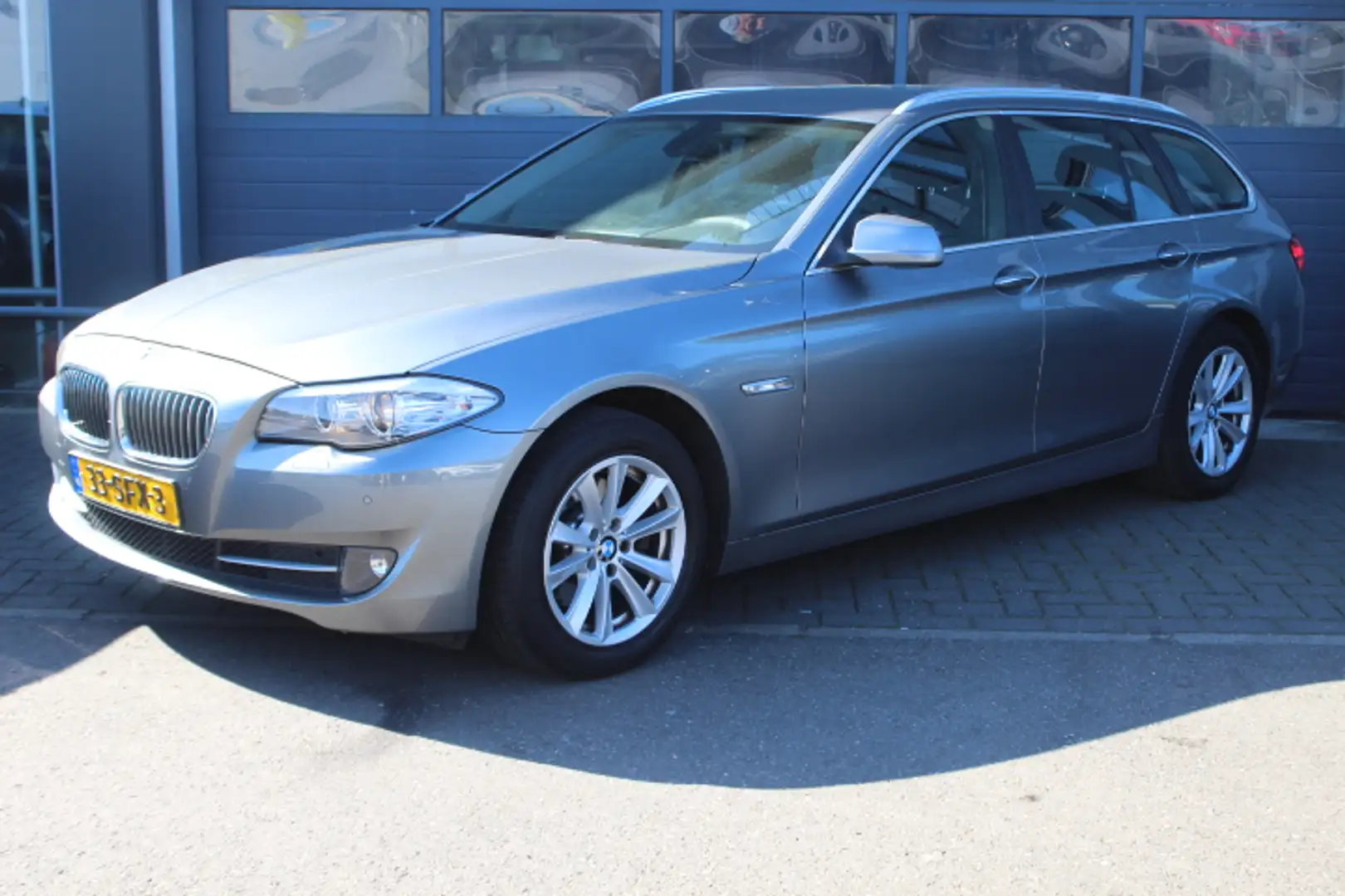 BMW 520 5-serie Touring 520i Executive AUTOMAAT Executive, Grijs - 1
