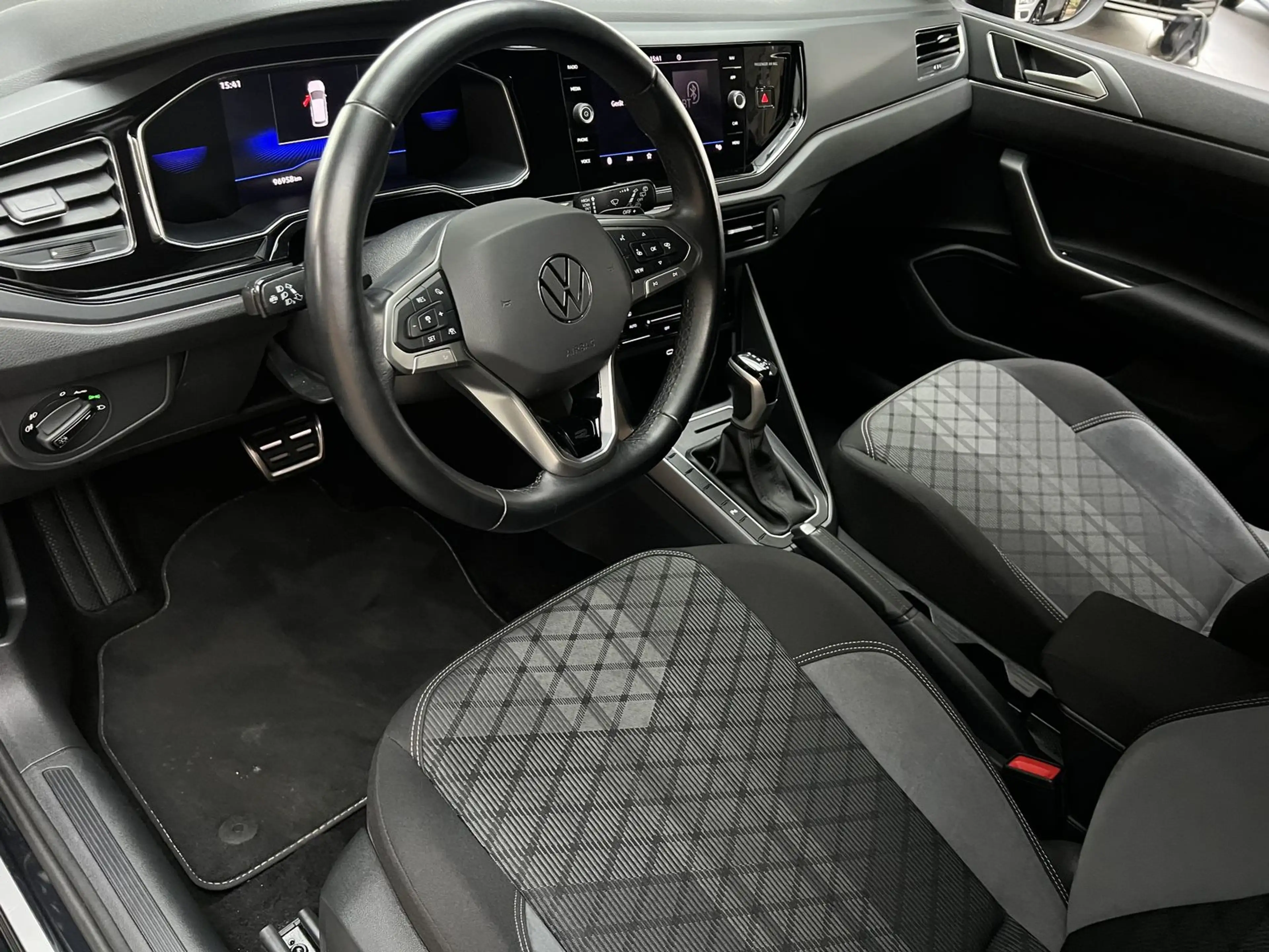 Volkswagen Taigo 1.0TSI DSG R-Line Navi AHK Kamera DAB+ IQ — photo 3
