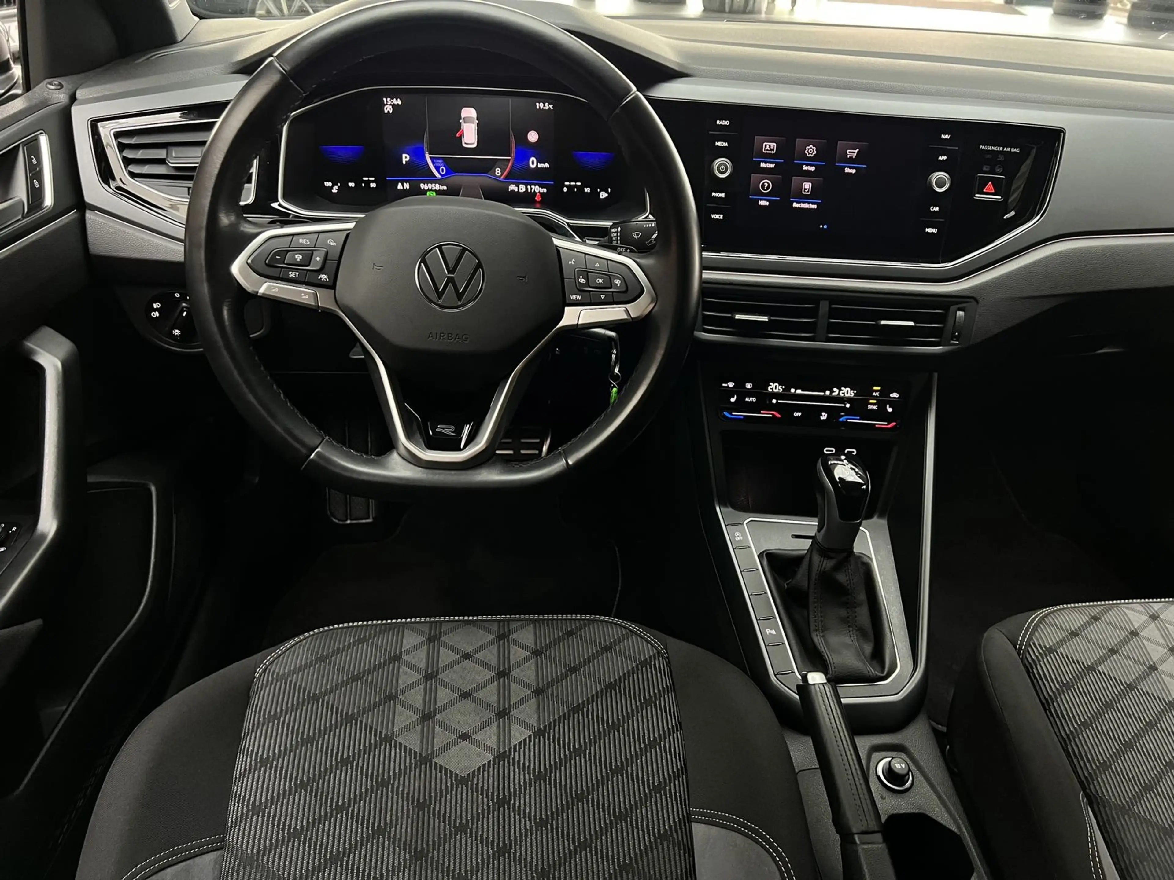 Volkswagen Taigo 1.0TSI DSG R-Line Navi AHK Kamera DAB+ IQ — photo 11
