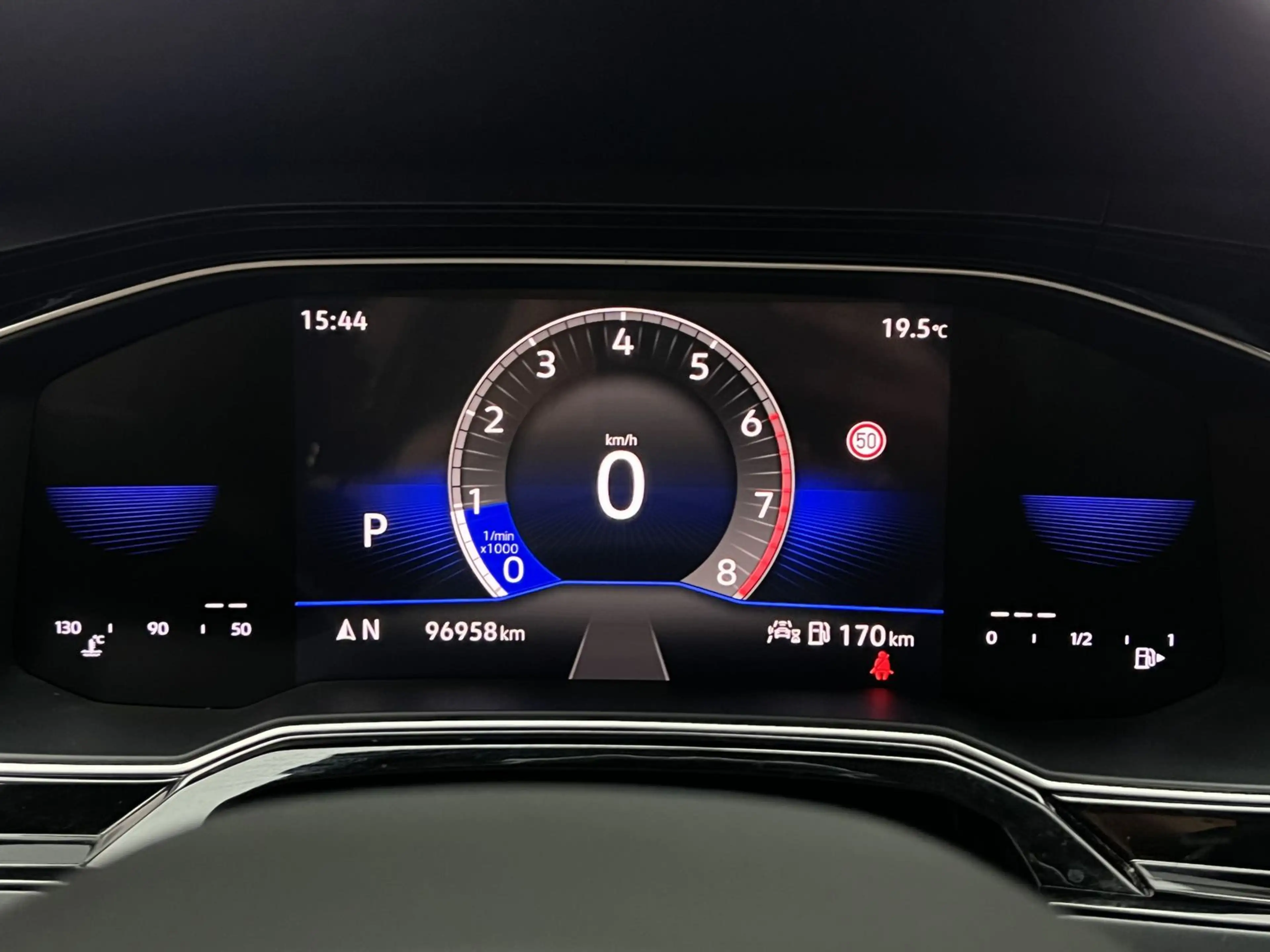 Volkswagen Taigo 1.0TSI DSG R-Line Navi AHK Kamera DAB+ IQ — photo 9