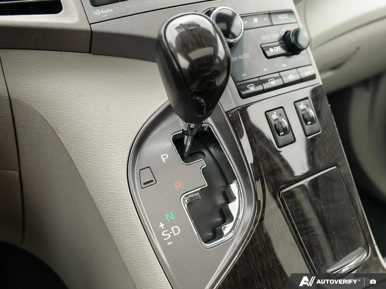Toyota Venza снимка Toyota Venza