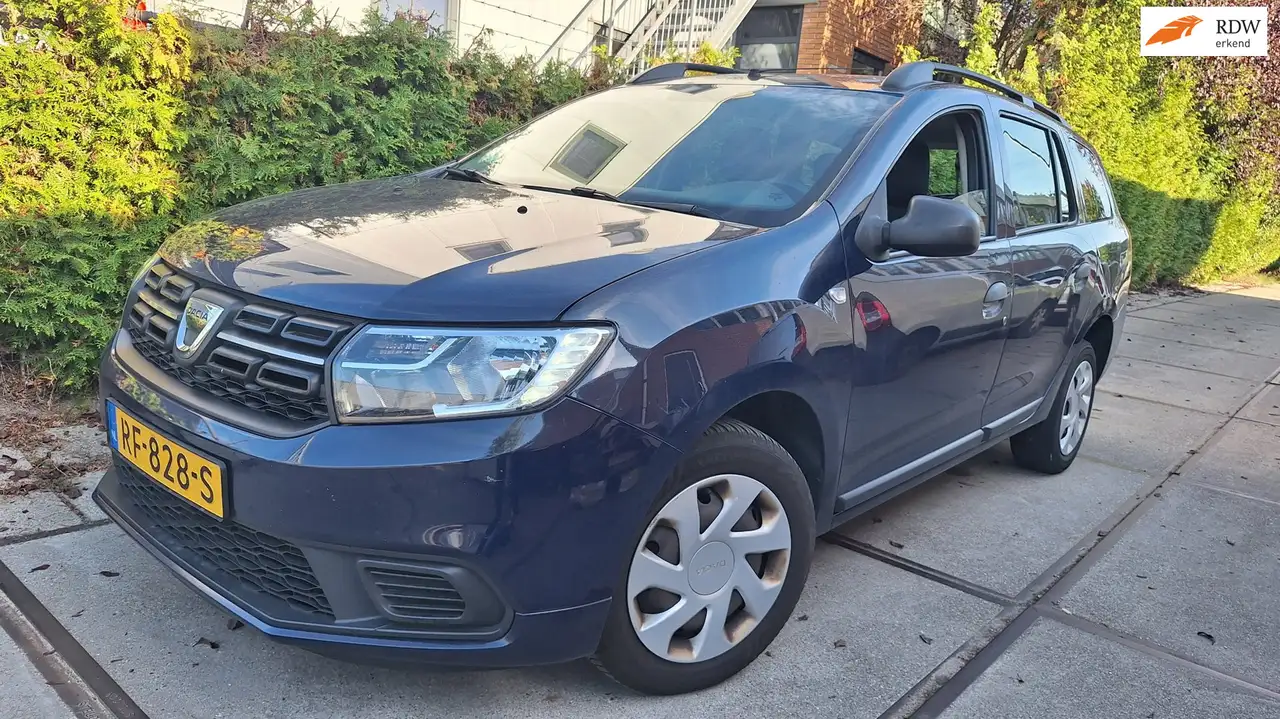 Dacia Logan MCV 0.9 TCe Ambiance — photo 1 of 8