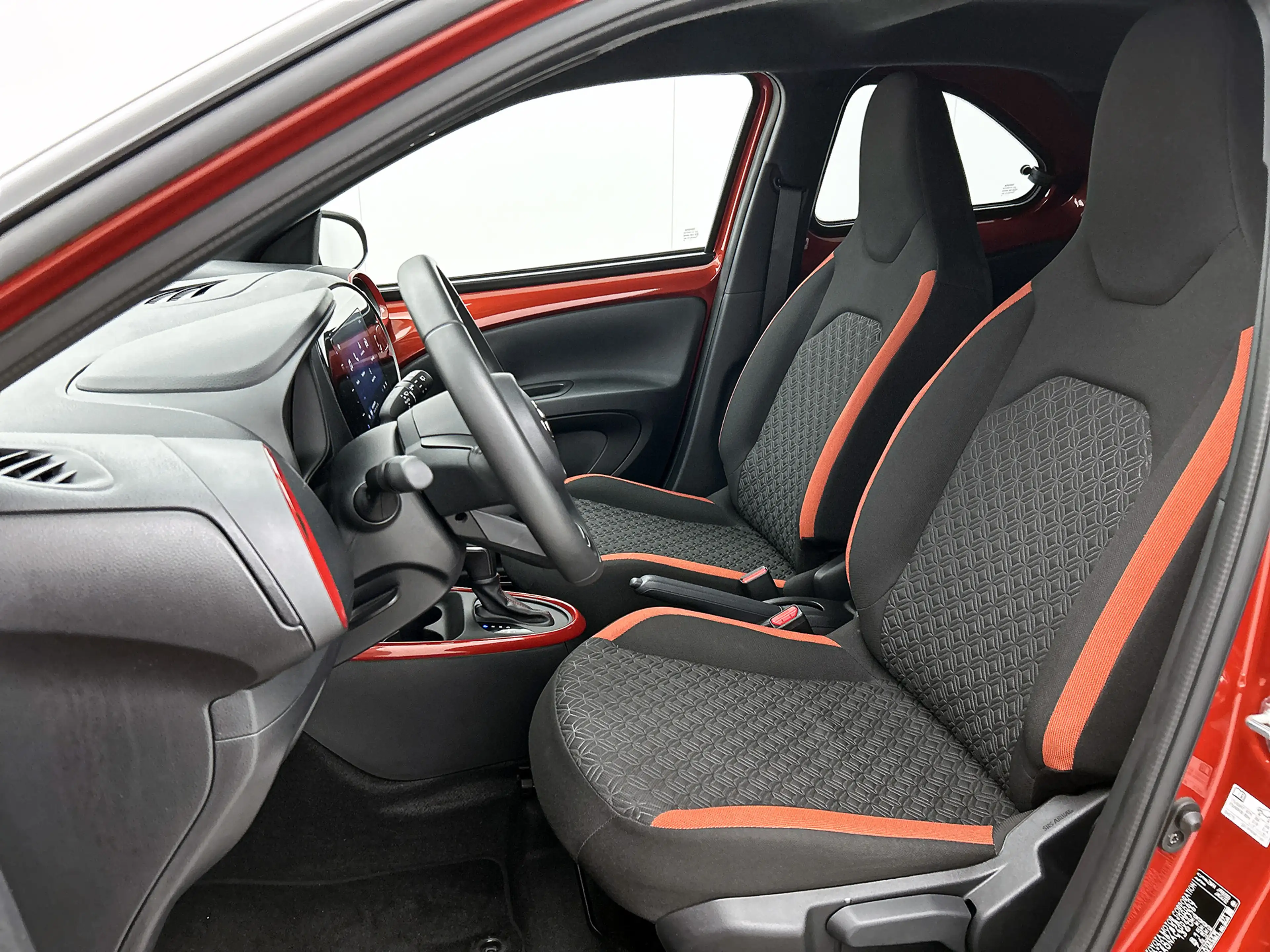 Toyota Aygo X 1.0 VVT-i S-CVT Pulse + | BTW Voertuig | Parkeerse — photo 15