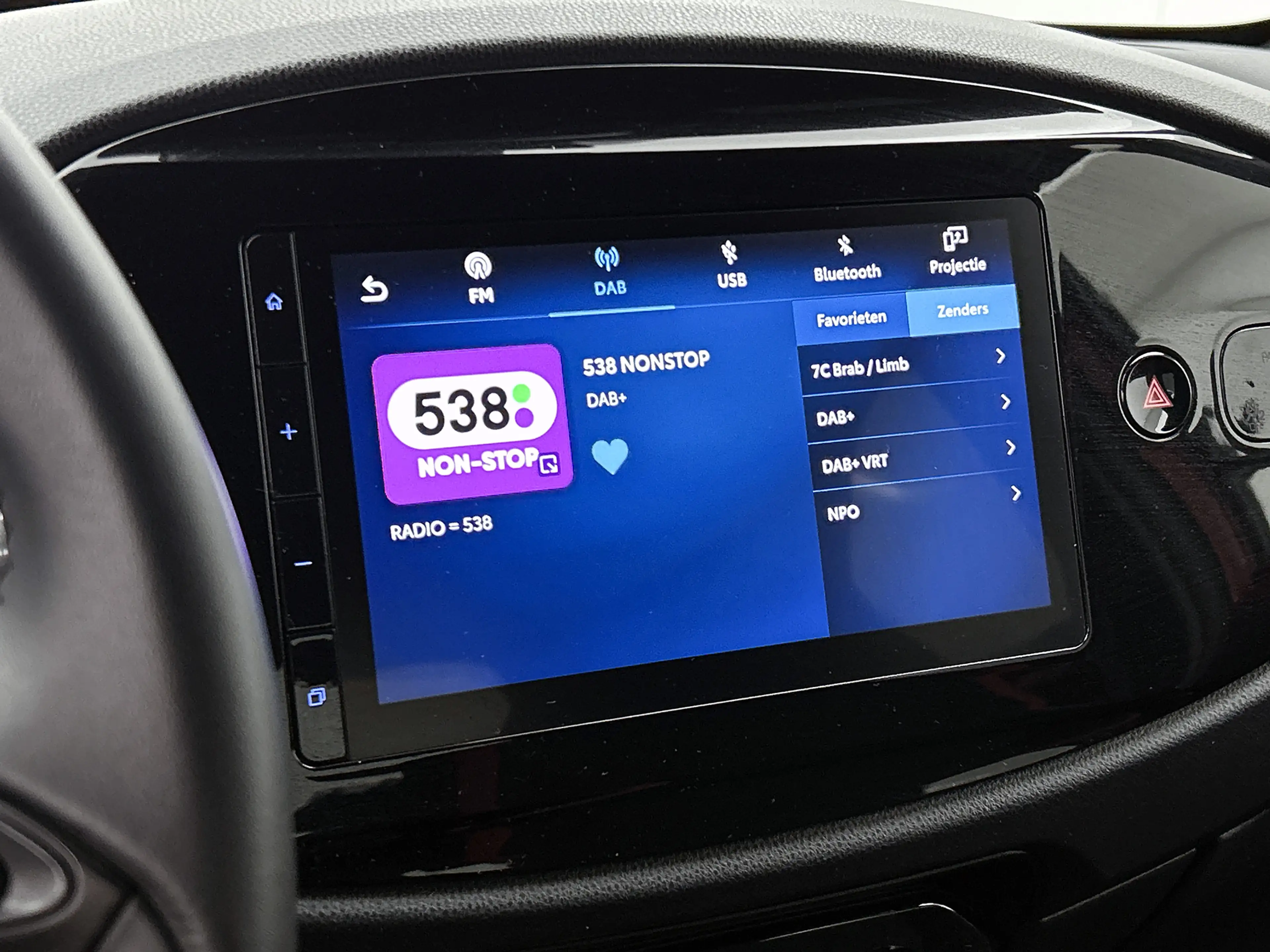 Toyota Aygo X 1.0 VVT-i S-CVT Pulse + | BTW Voertuig | Parkeerse — photo 9