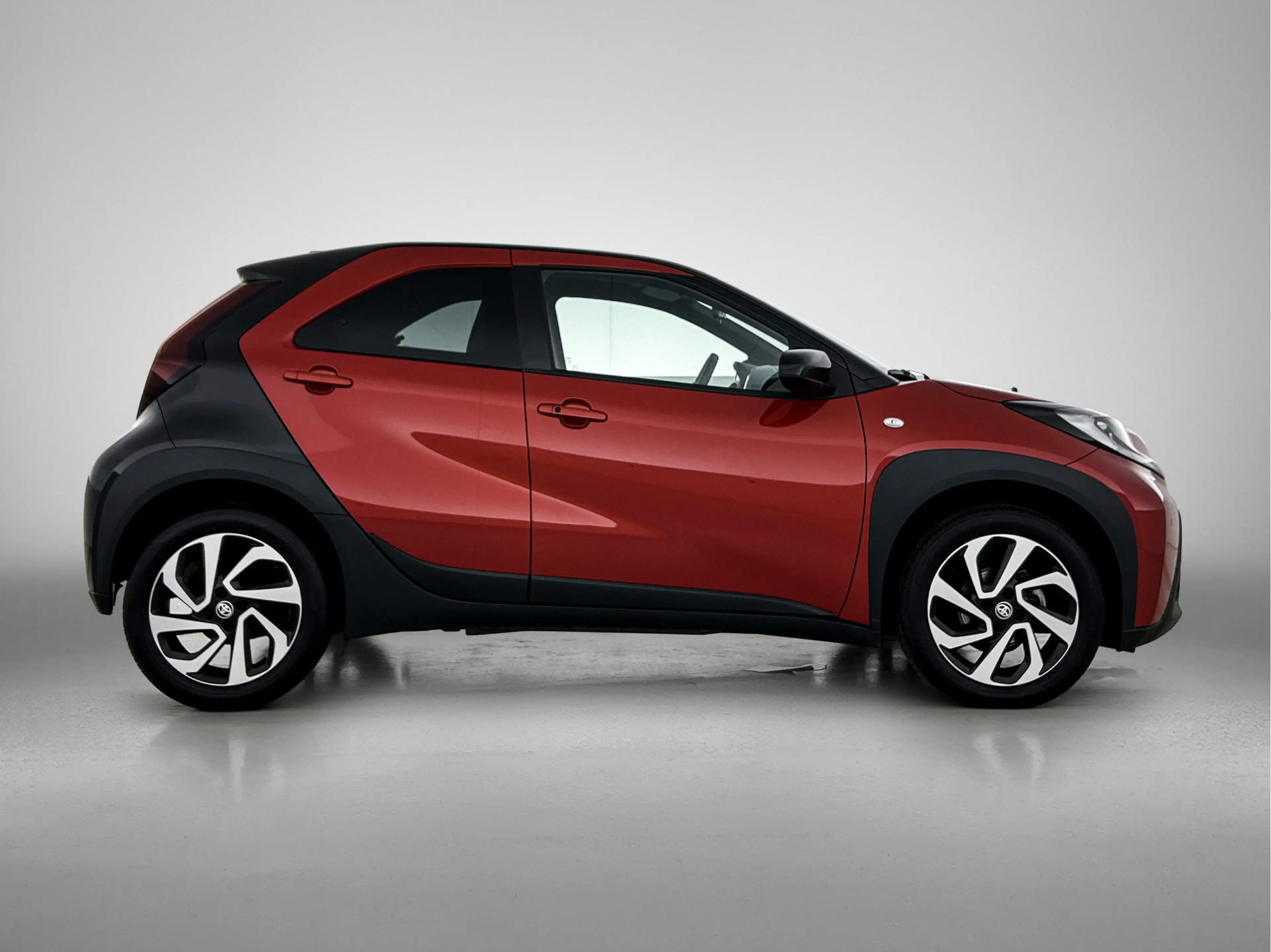 Toyota Aygo X 1.0 VVT-i S-CVT Pulse + | BTW Voertuig | Parkeerse — photo 12