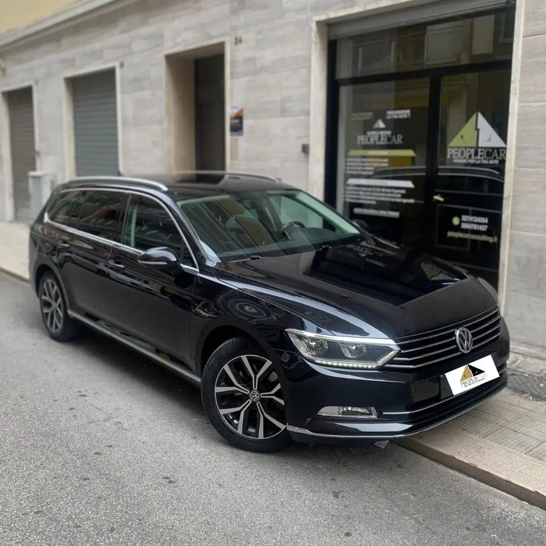Volkswagen Passat Variant 2.0 TDI DSG Executive BlueMotion Tech. Nero - 1
