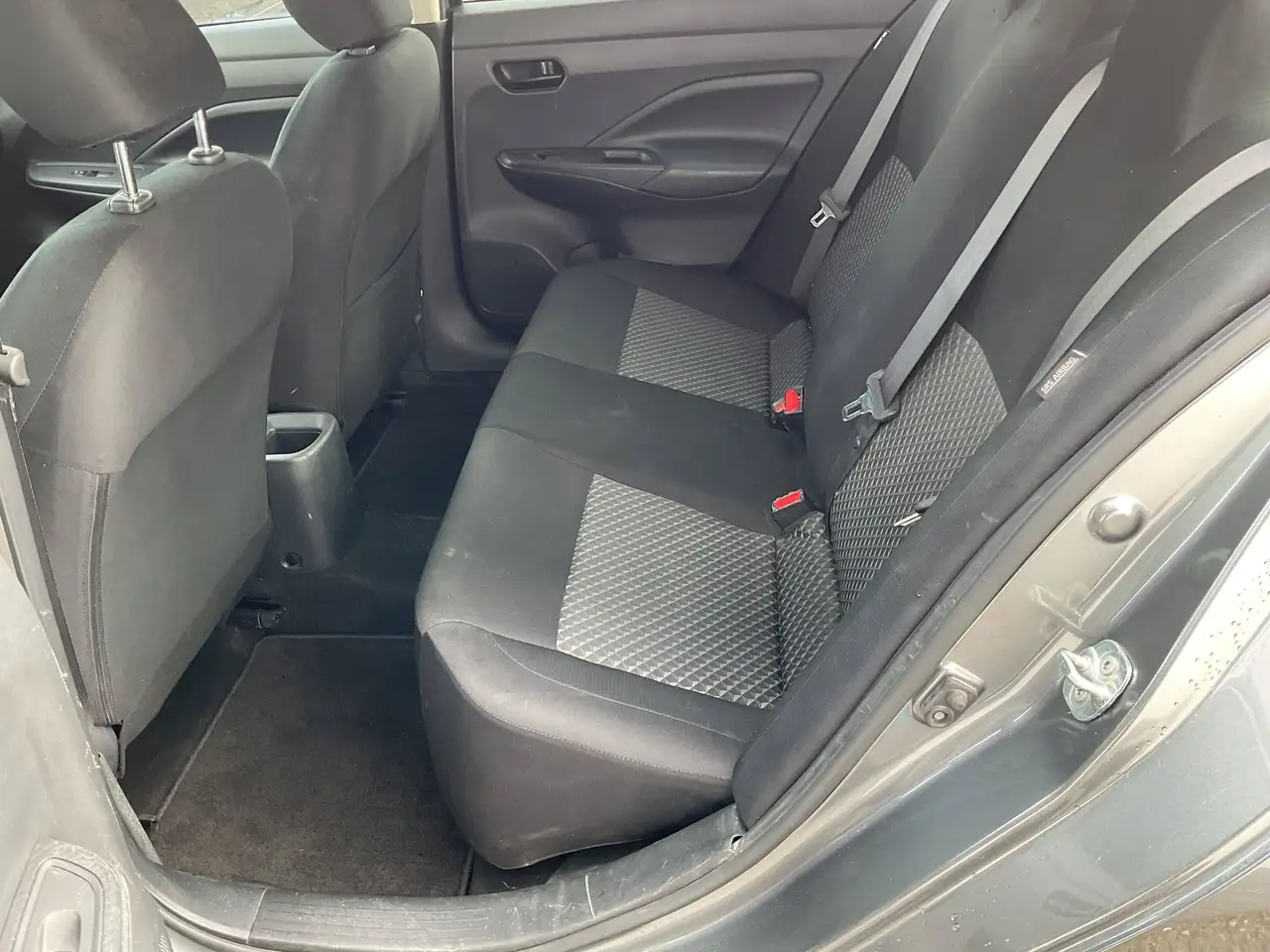 Nissan Versa снимка Nissan Versa