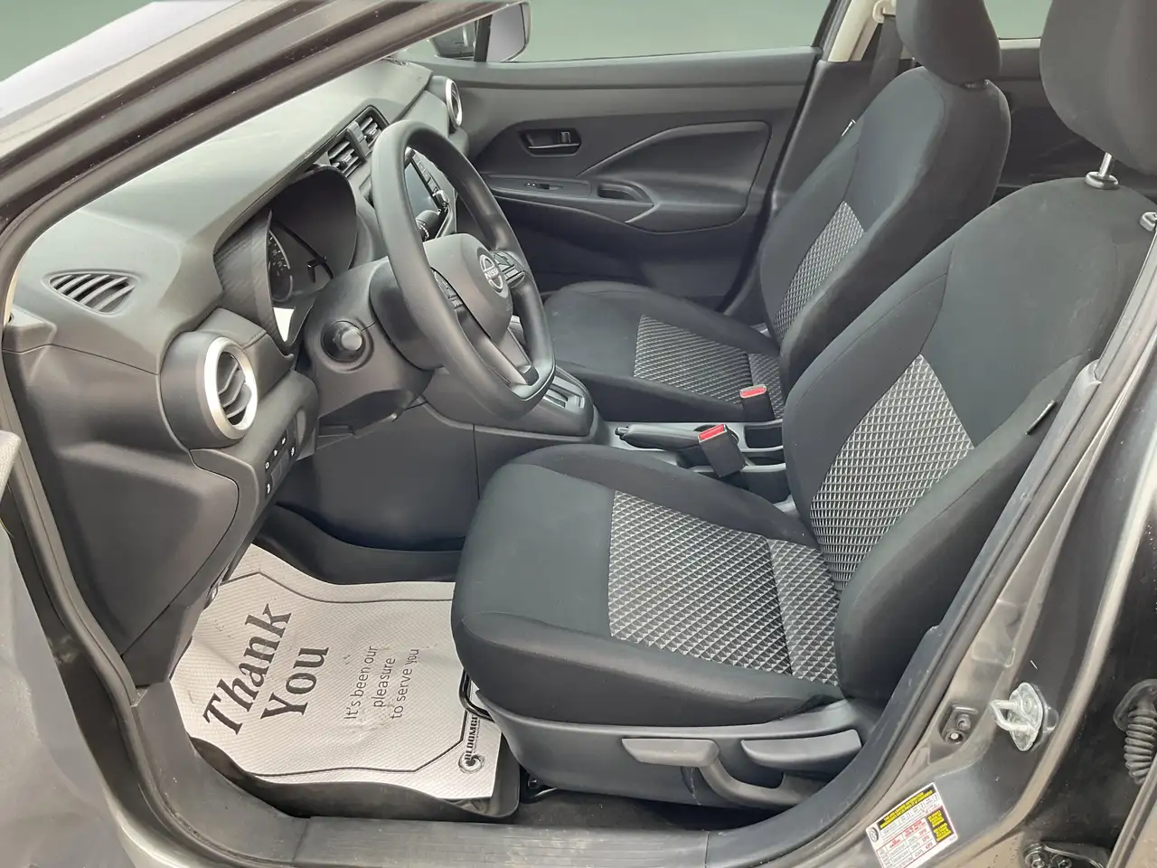 Nissan Versa снимка Nissan Versa