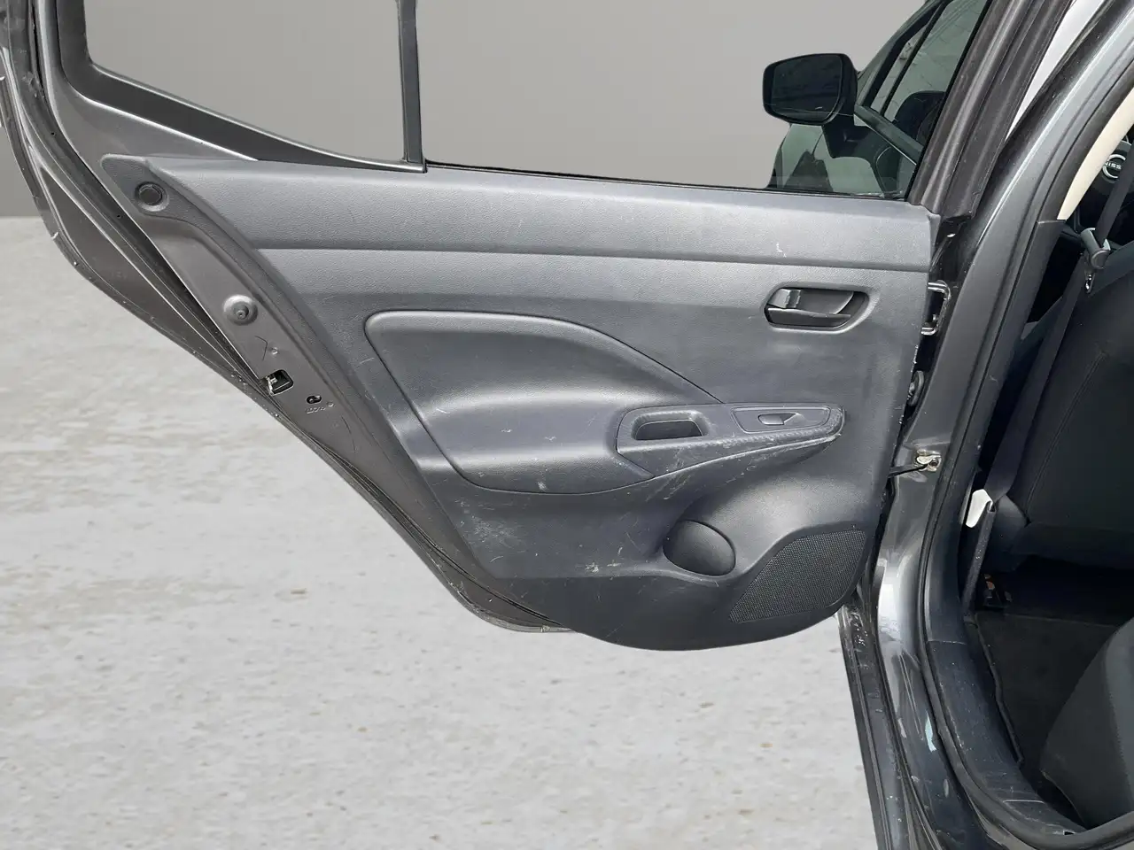 Nissan Versa снимка Nissan Versa