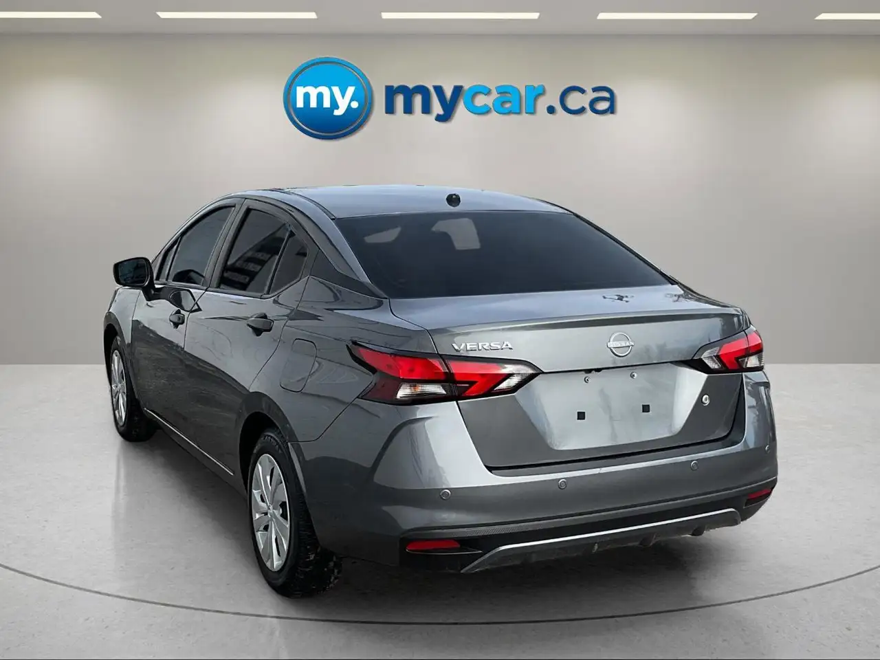 Nissan Versa снимка Nissan Versa