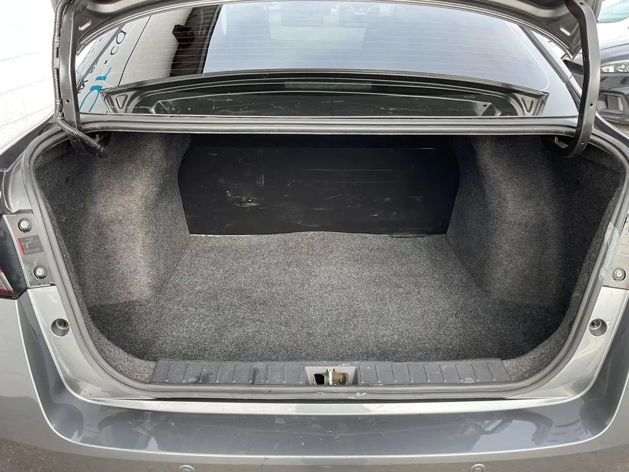 Nissan Versa снимка Nissan Versa