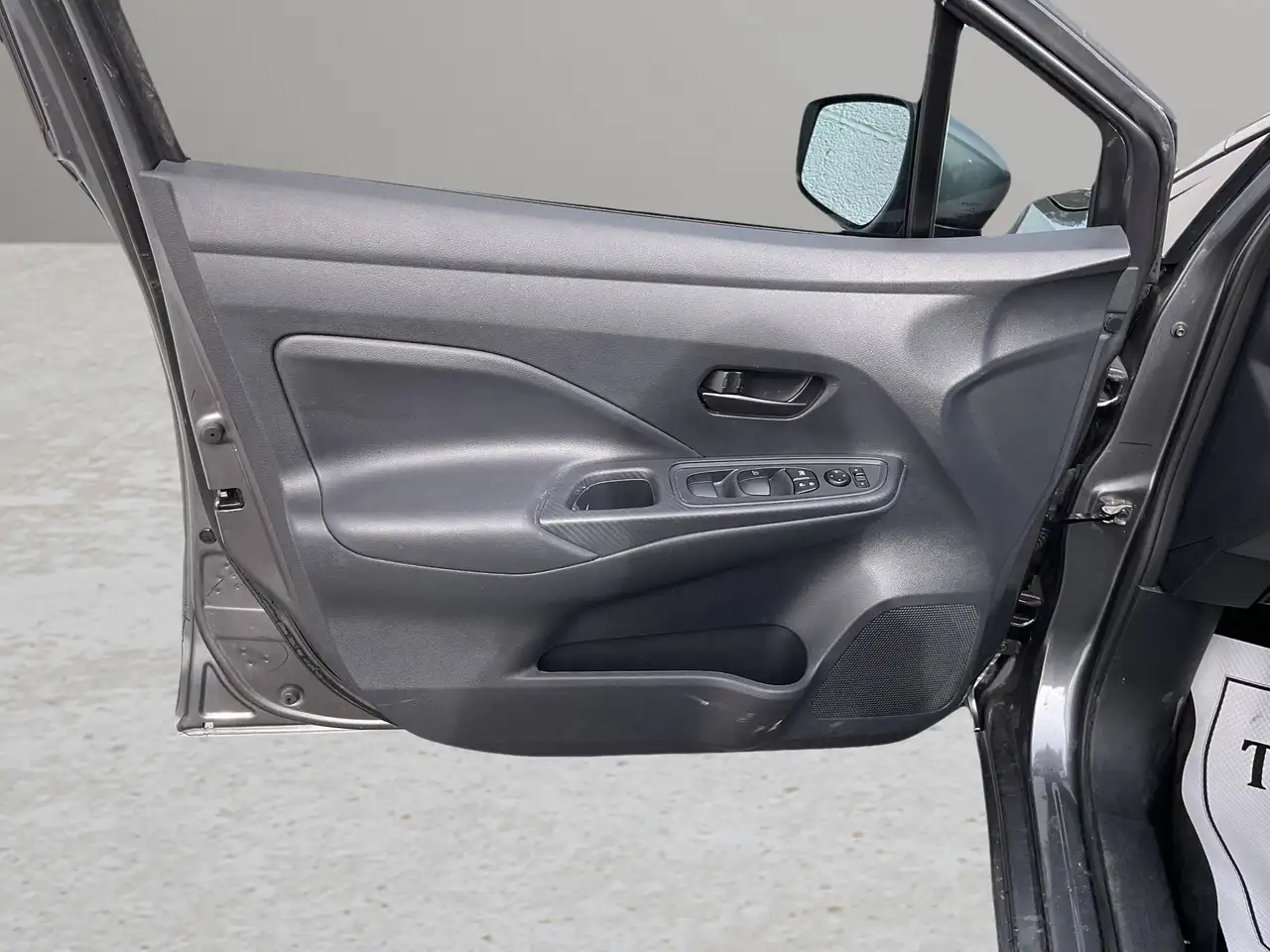 Nissan Versa снимка Nissan Versa