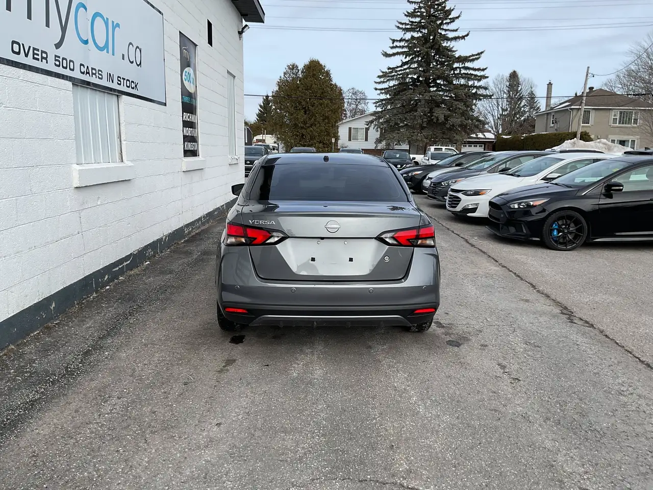 Nissan Versa снимка Nissan Versa