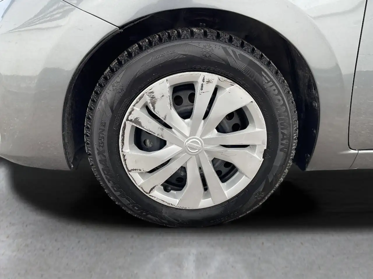 Nissan Versa снимка Nissan Versa