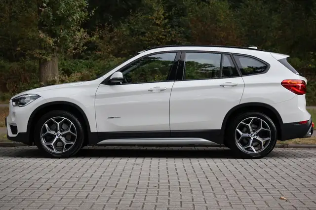 BMW X1 view 2