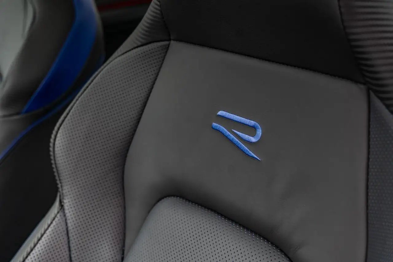 Volkswagen Golf R снимка Volkswagen Golf R