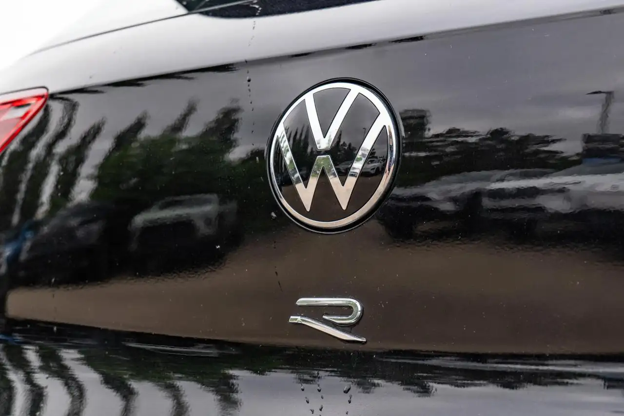 Volkswagen Golf R снимка Volkswagen Golf R