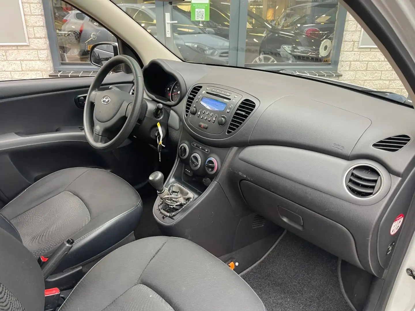 Hyundai i10 1.0 i-Drive Cool apk tot 20-10-2026 Airco NAP Grau - 2