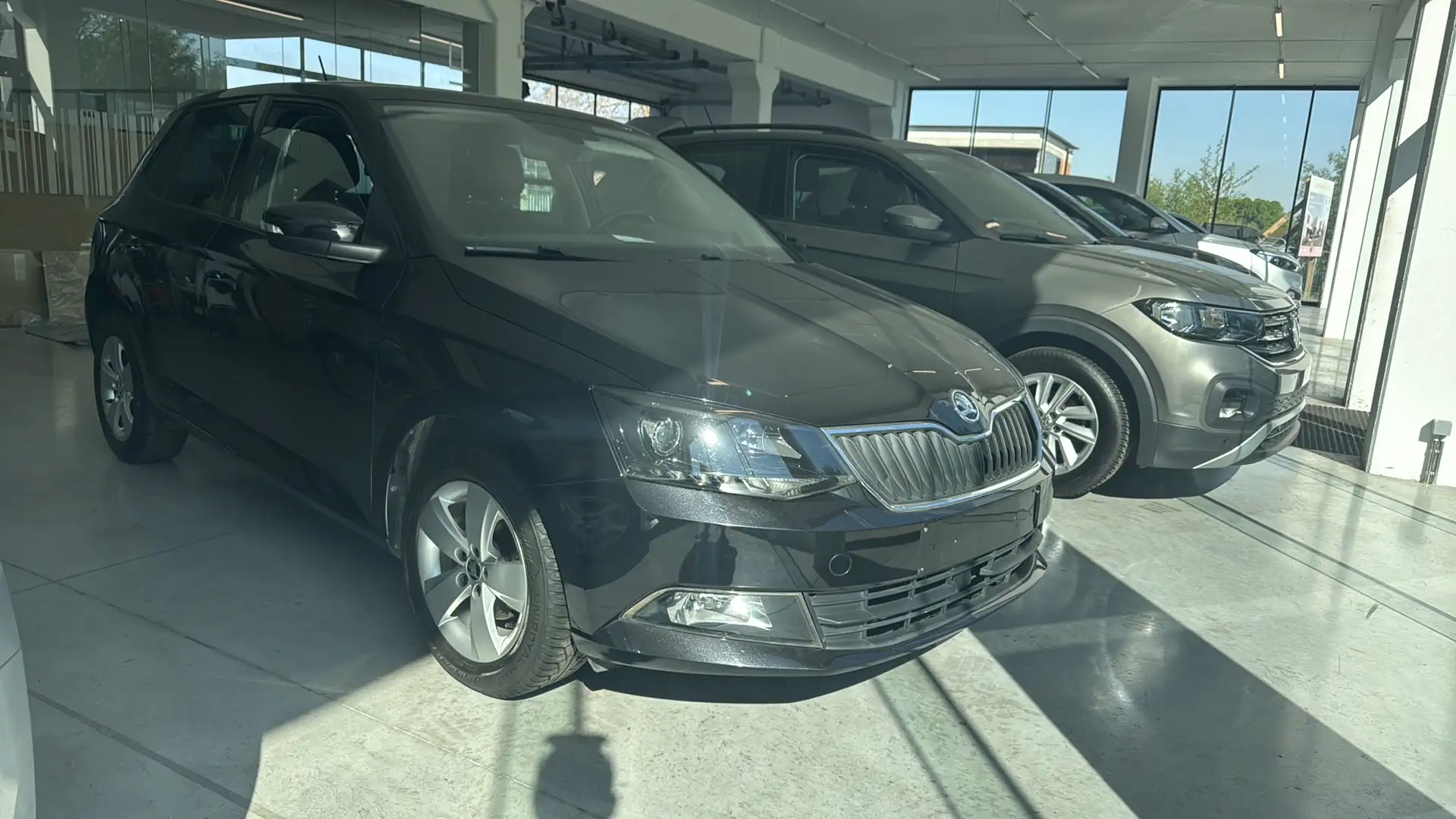 Skoda Fabia 1.0i Negro - 1