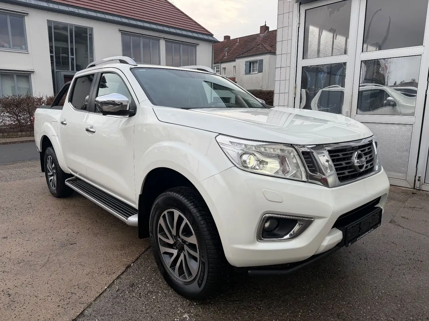 Nissan Navara Tekna Double Cab 4x4 *Automatik*Xenon* Weiß - 1