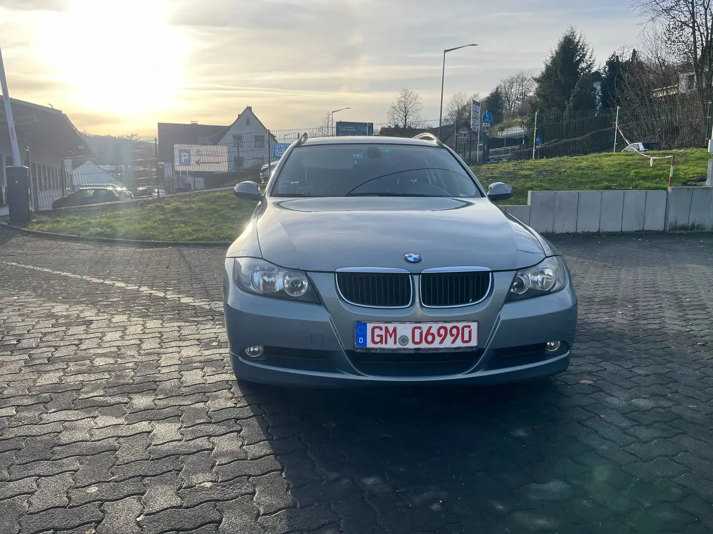 BMW 318 318i Grau - 2