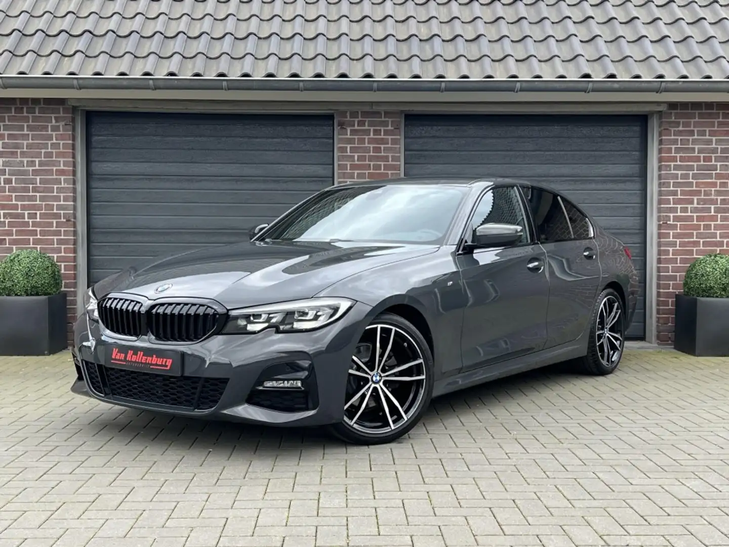 BMW 320 320I High Executive M Sportpakket 19 Dravitgrau Gris - 1