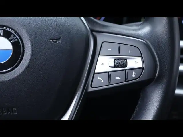 BMW 3 Series view 18