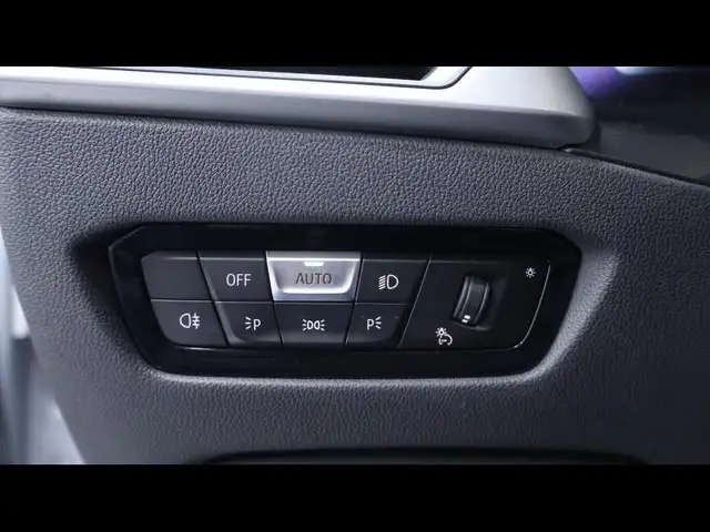 BMW 3 Series view 28