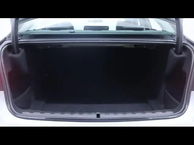 BMW 3 Series view 7