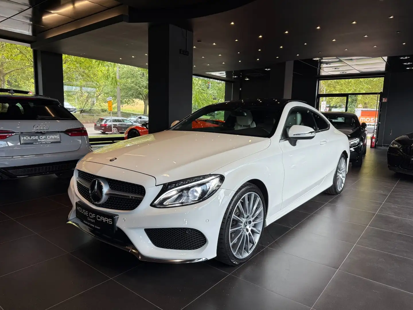 Mercedes-Benz C 300 Coupe AMG *Burmester*Panorama* 1. Hand Blanc - 1