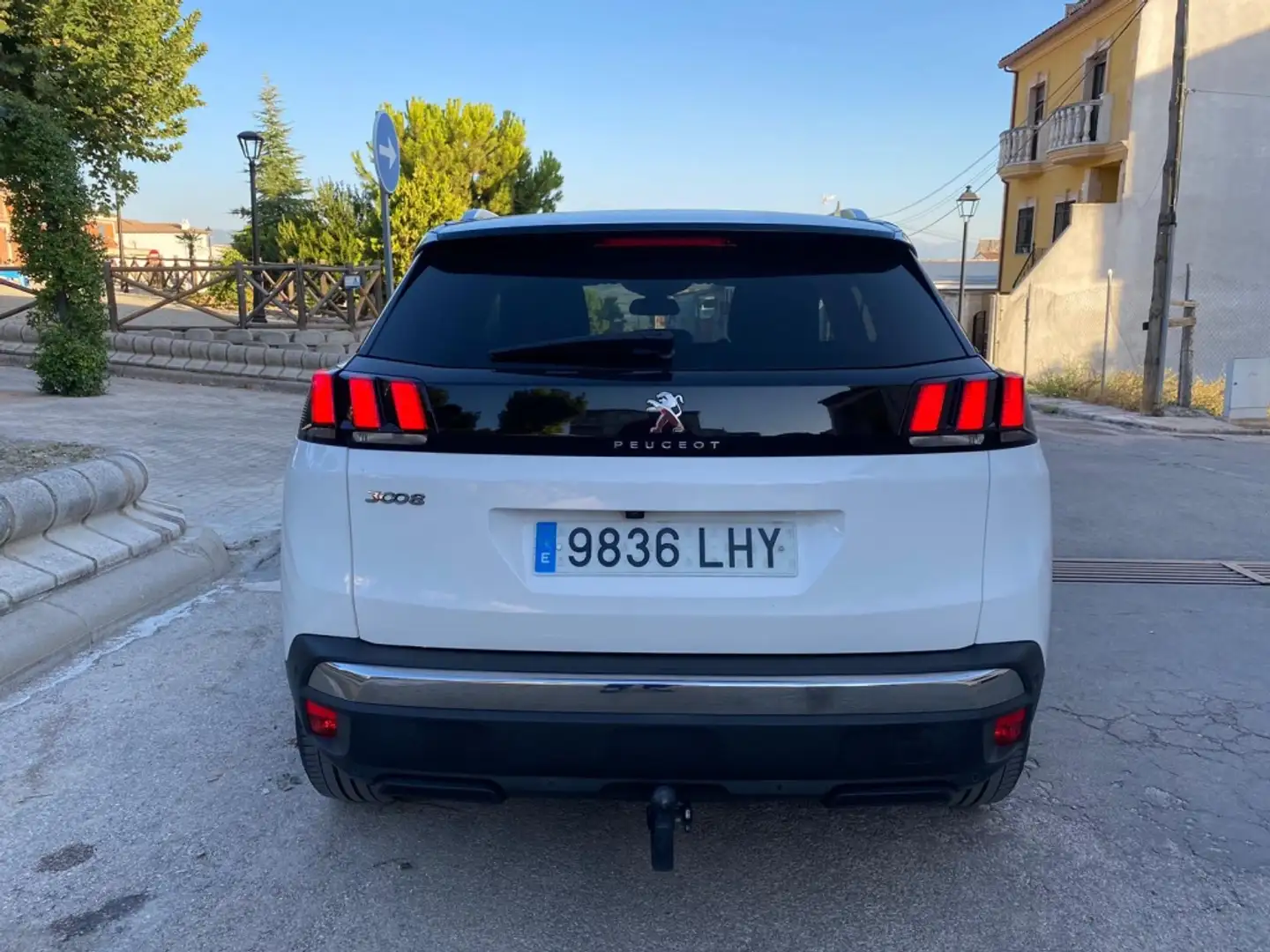 Peugeot 3008 1.5BlueHDi Allure Pack S&S 130 Blanco - 2