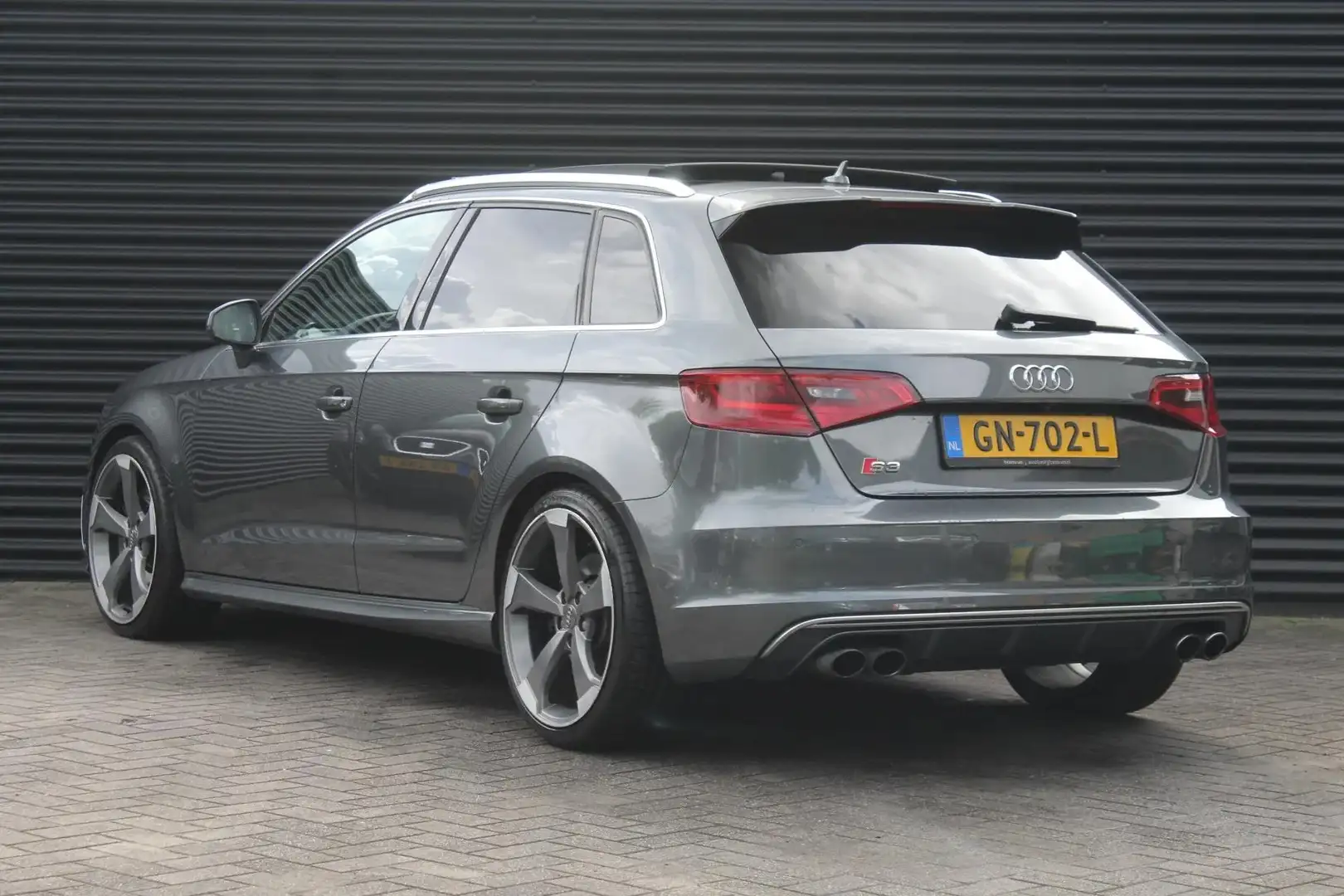 Audi S3 2.0 TFSI 300PK Pro Line + | Pano | LED | Superspor Grau - 2