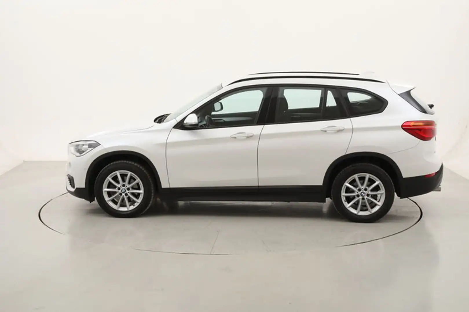 BMW X1 18d Business xDrive Auto 2.0 Diesel 150CV Biały - 2