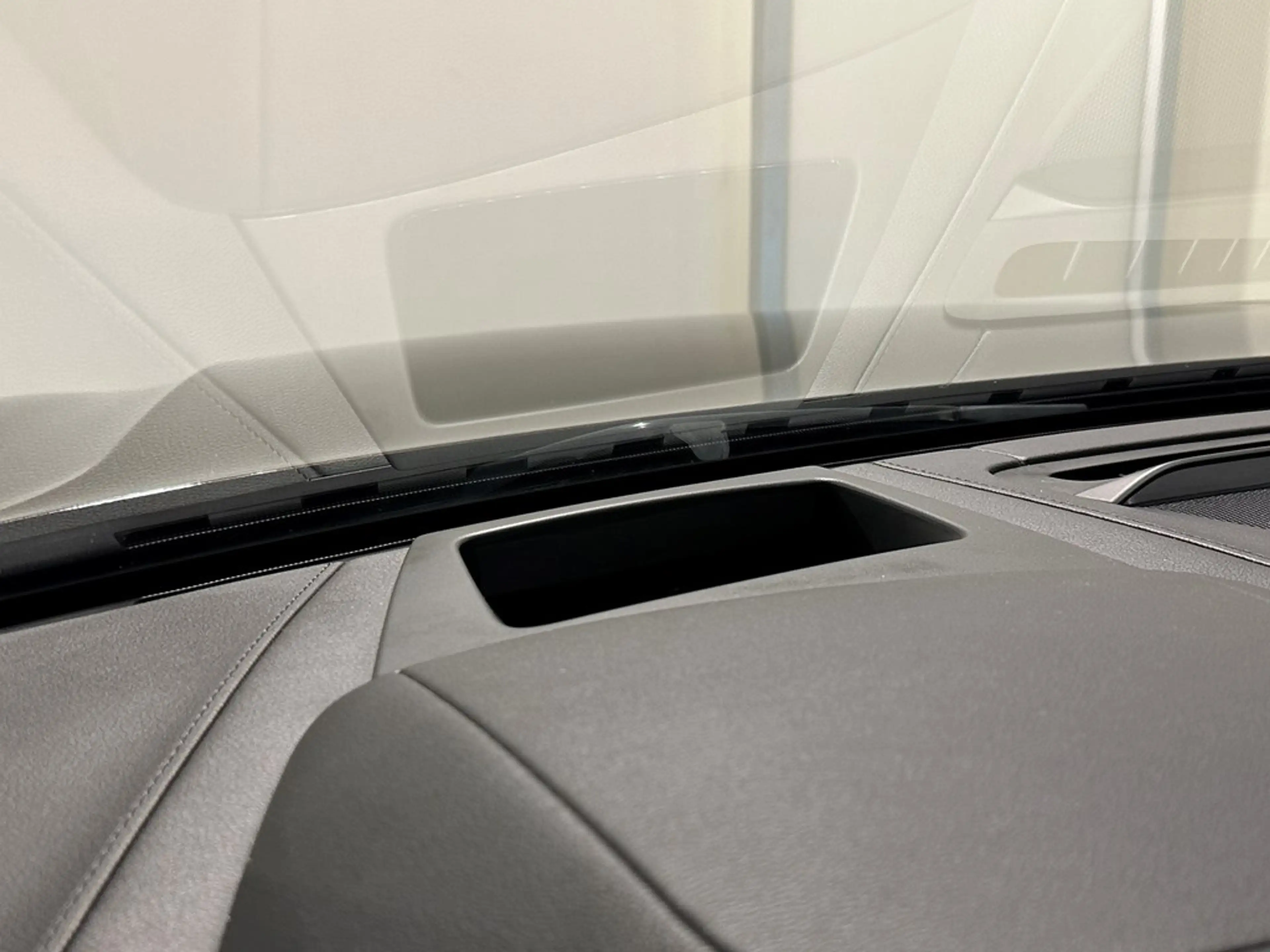 Volvo V90 Cross Country B6 AWD Mild Hybride +LUCHTVERING/PANO/B&W/... — photo 11
