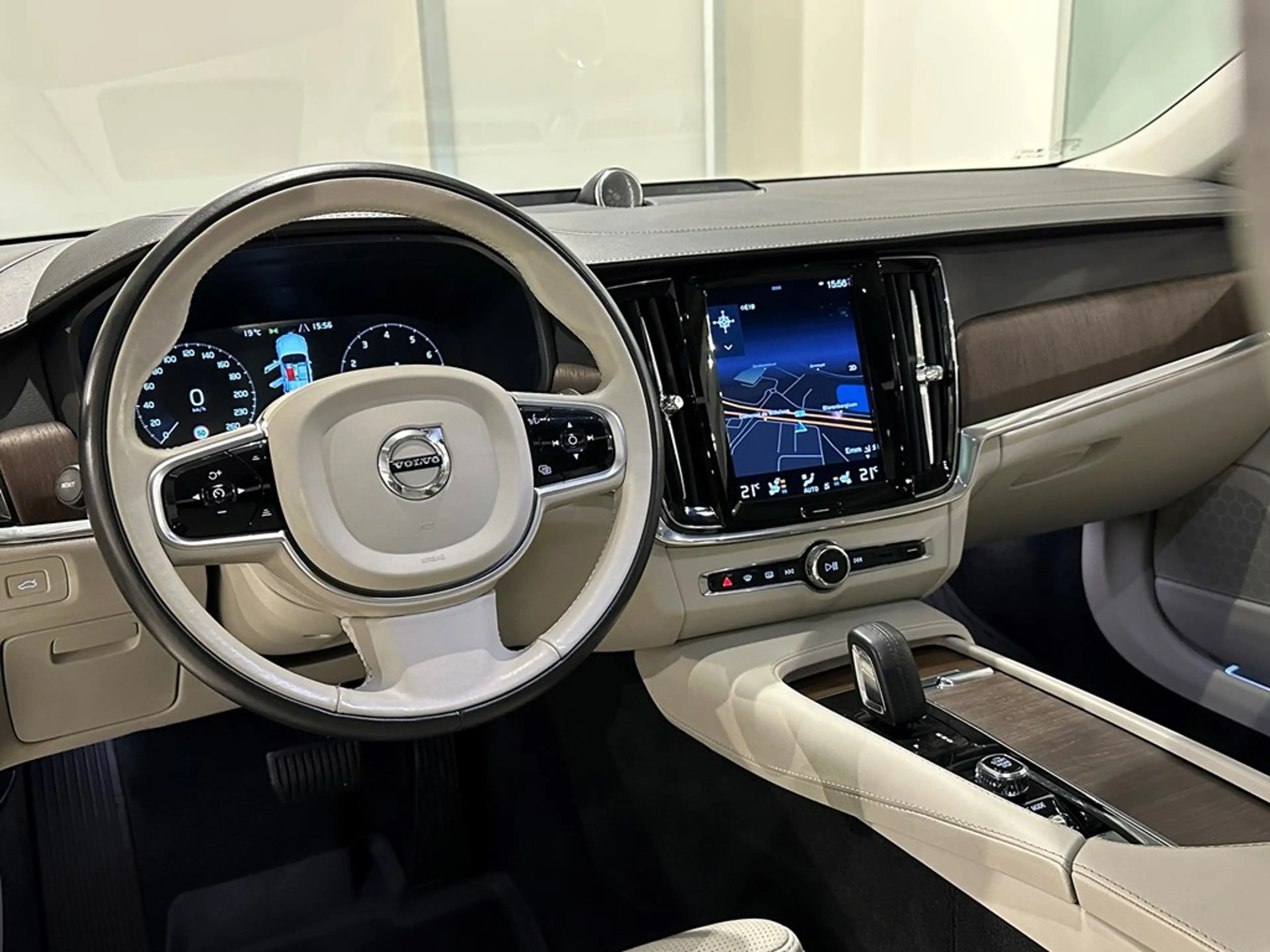 Volvo V90 Cross Country B6 AWD Mild Hybride +LUCHTVERING/PANO/B&W/... — photo 4