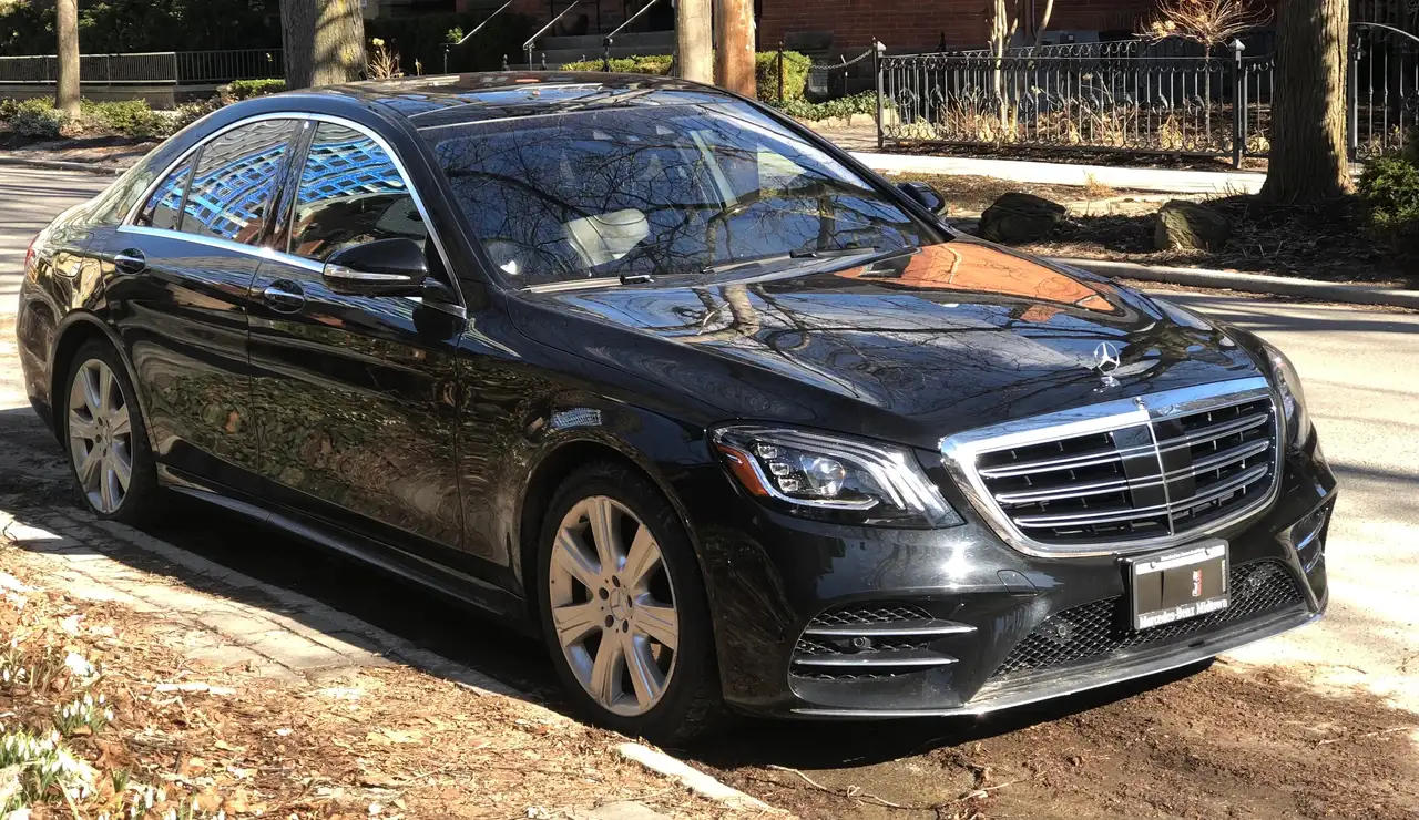 Mercedes-Benz S-Class снимка Mercedes-Benz S-Class