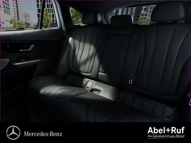 Mercedes-Benz EQE view 9
