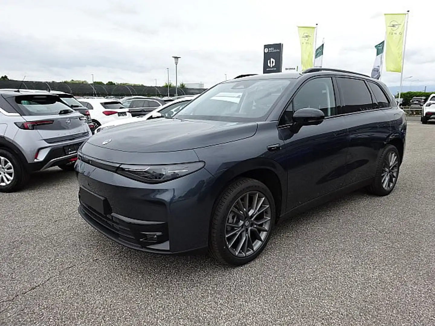 Leapmotor C10 REEV Design Grau - 1