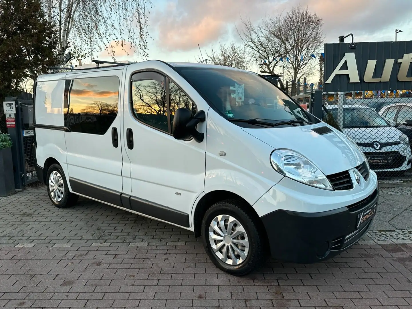 Renault Trafic Kasten L1H1 2.0dCi*Klima*WoMo*Solar*TV* Fehér - 1