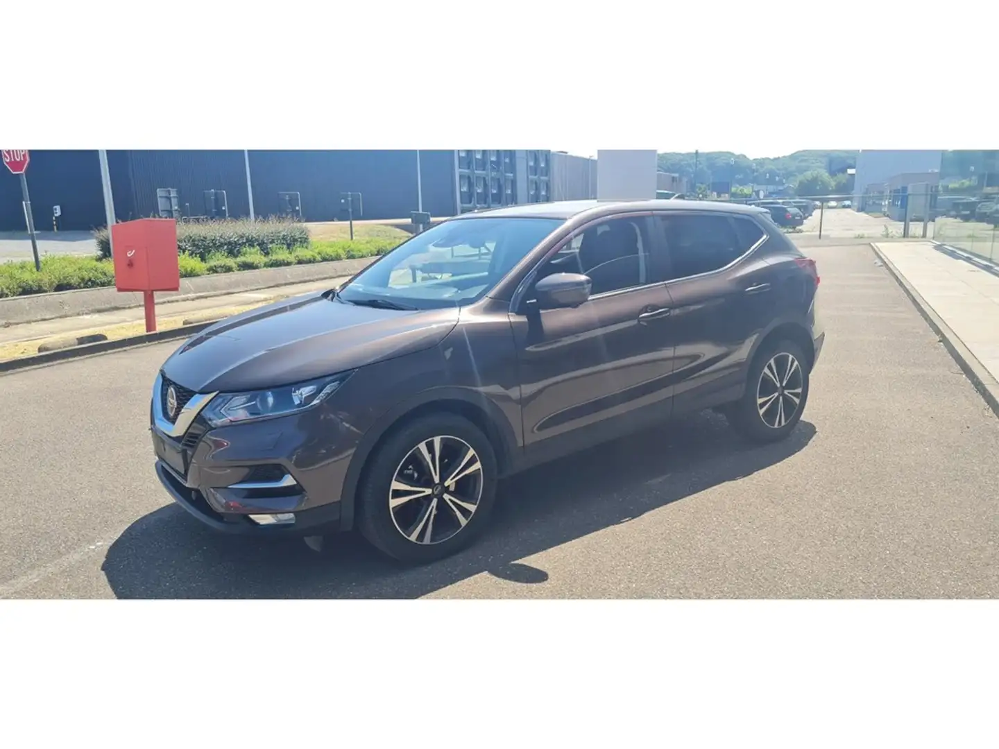 Nissan Qashqai N-connecta 1.3 DCT Brun - 1