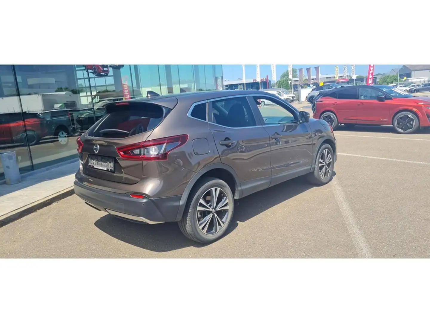 Nissan Qashqai N-connecta 1.3 DCT Brun - 2