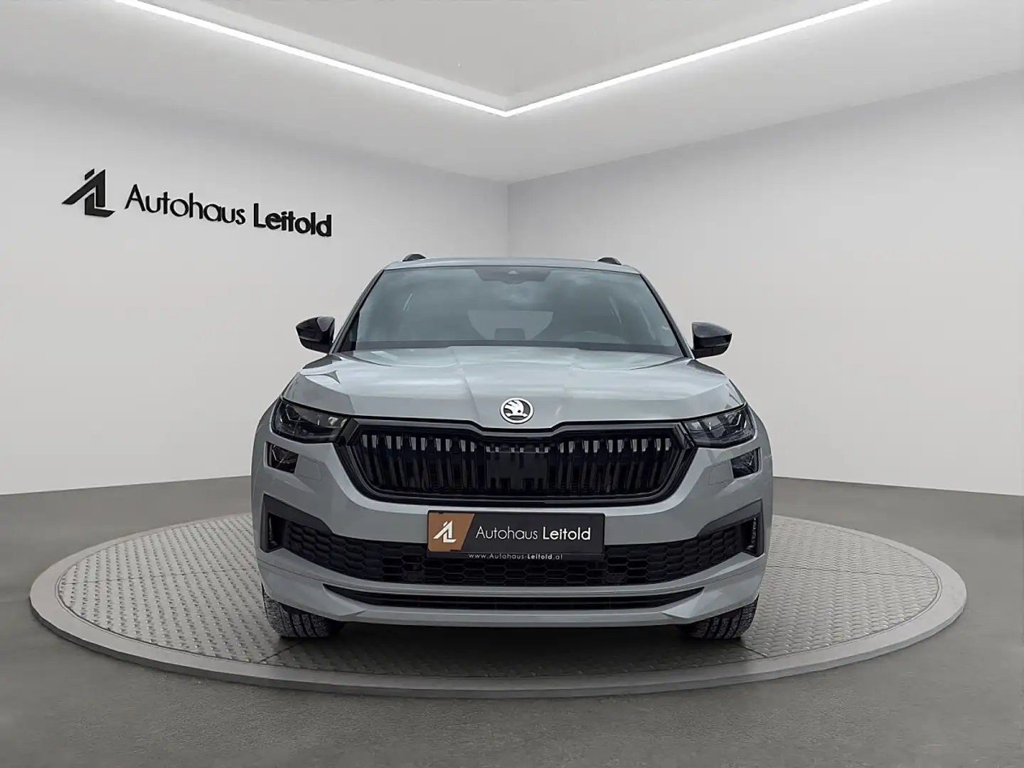 Skoda Kodiaq 2,0 TDI Sportline DSG AHK CAM MEMORY ACC MATRIX... Grau - 2
