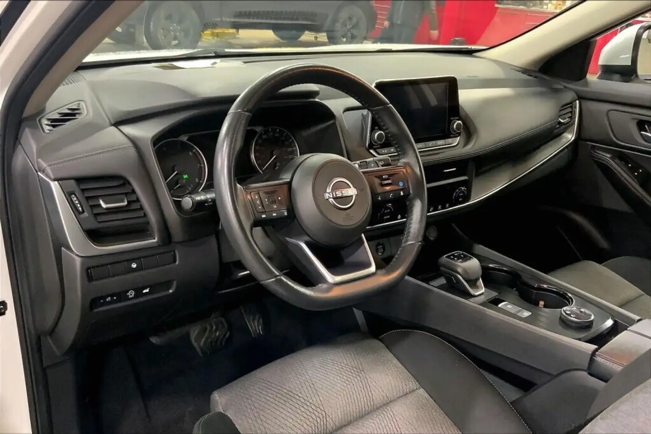 Nissan Rogue снимка Nissan Rogue