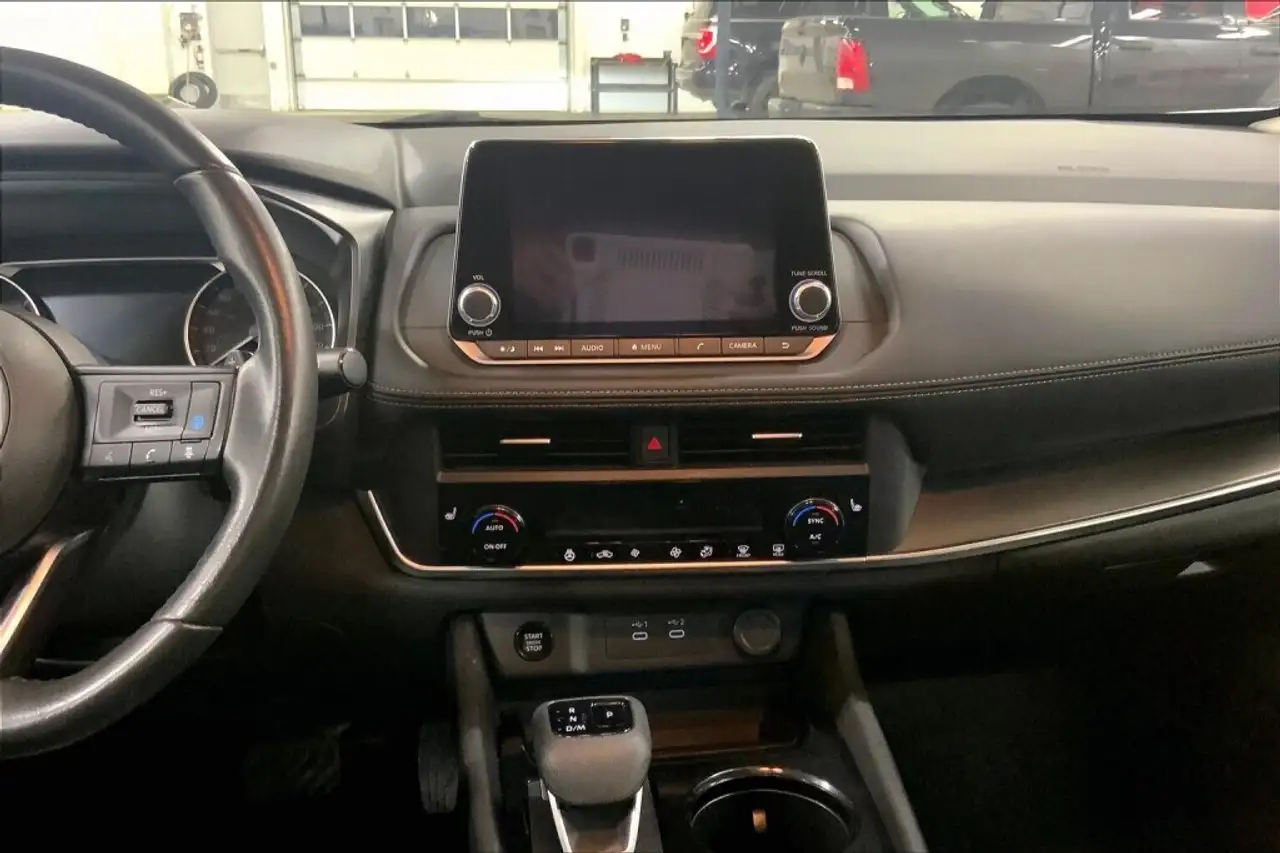 Nissan Rogue снимка Nissan Rogue