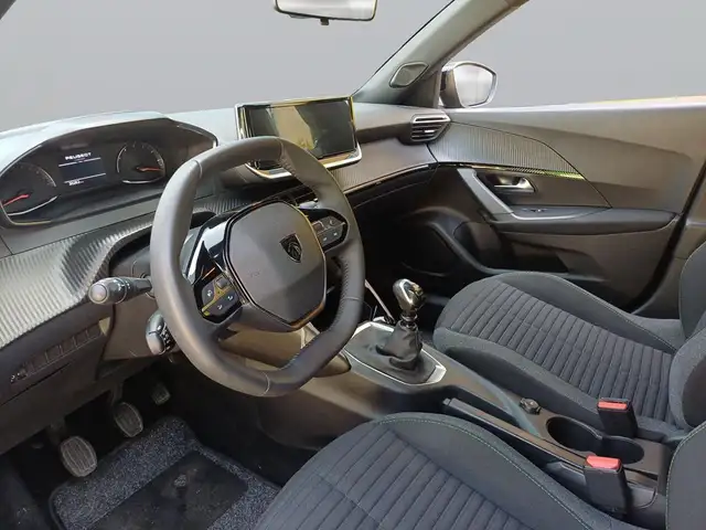 Peugeot 2008 view 11
